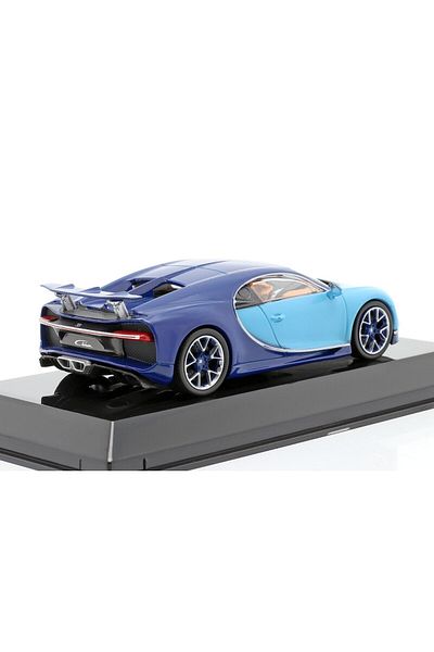 JPT 2016 Bugatti Chiron, light blue/blue 1/43 scale model