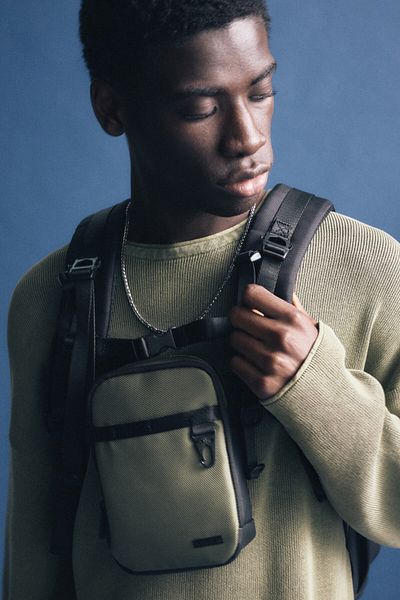 Pull & Bear Nylon mobile phone bag