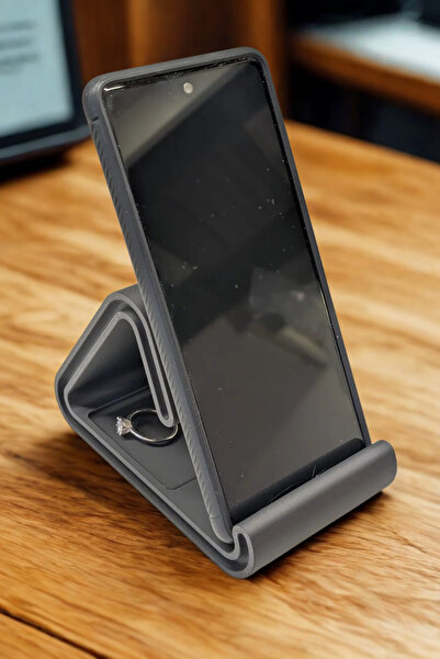 3DOria Sade ve Şık Telefon Tutucu Ve Aynı Zamanda Kullanışlı Organizer.