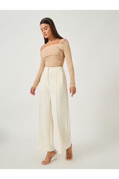 Styli Asymmetric Neck Pleated Detail Bodysuit