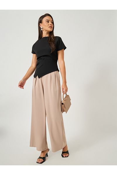 Styli Solid Short Sleeves Asymmetric Hem Top