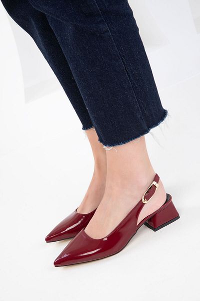 SOHO Klassische Damenschuhe mit Absatz aus bordeauxrotem Lackleder 20421