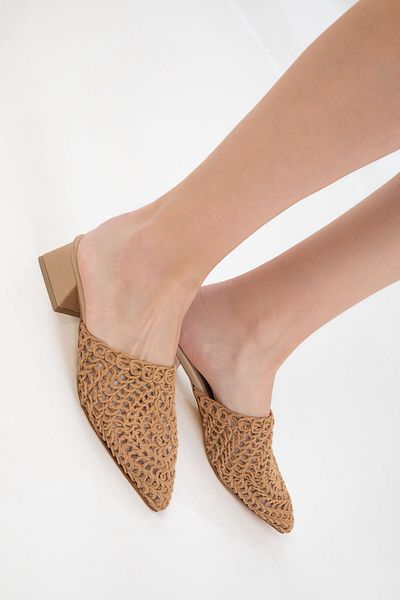 SOHO Nudefarbene klassische Damenschuhe mit Absatz 20648