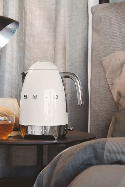 SMEG 50's Style Retro Kettle - Cream, Heat Adjustment, Clf04Creu