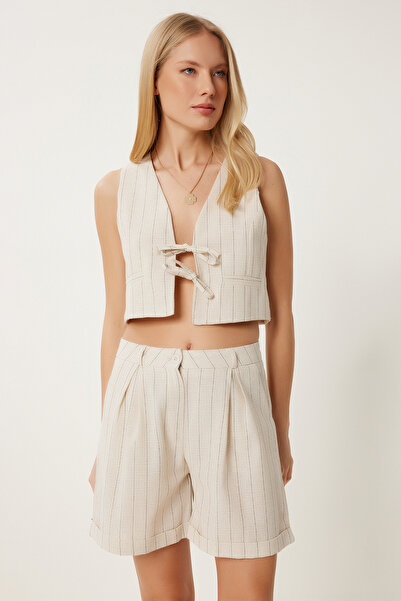 Happiness İstanbul Kadın Krem Çizgili Yelek Şort Keten Takım GK00016