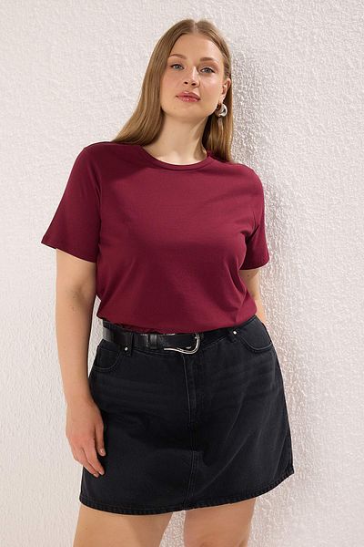 Trendyol Curve Koszulka z okrągłym dekoltem w kolorze claret red, regular fit, wykonana w 100% z bawełny, dzianinowa, w dużym rozmiarze, TBBSS22TS0733