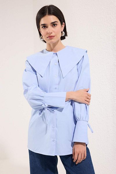 Trendyol Modest Cămașă țesătă cu guler pentru bebeluș din bumbac albastru cu detaliu de manșetă din dantelă TCTSS25TG00031