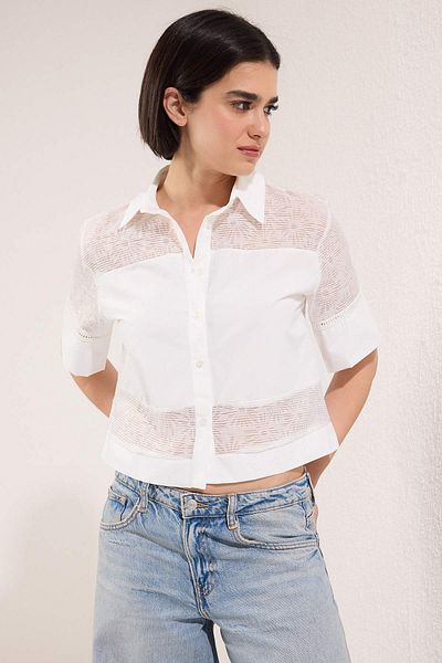 Trendyol Collection White Short sleeve crop shirt with transparent detail TWOSS25GO00170