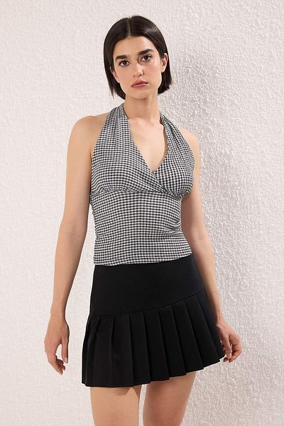 Trendyol Collection Black Potti Square Neck Halter Fitted Stretchy Knitted Blouse Twoss25Bz00565