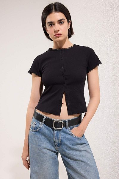 Trendyol Collection Black Buttoned Body Fitted Crew Neck Short Sleeve Ribbed Stretch Knitted Blouse Twoss25Bz00548