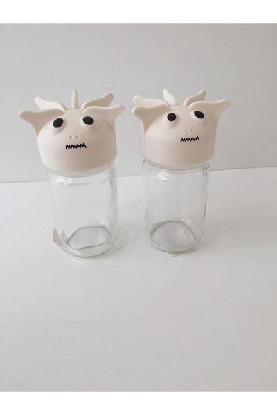 Renga 2-Piece Salt and Pepper Shakers