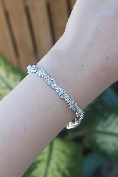 Skygo Vip Series Brass Zircon Stone Silver Color Spiral Model Bracelet - Tj-Bb6084