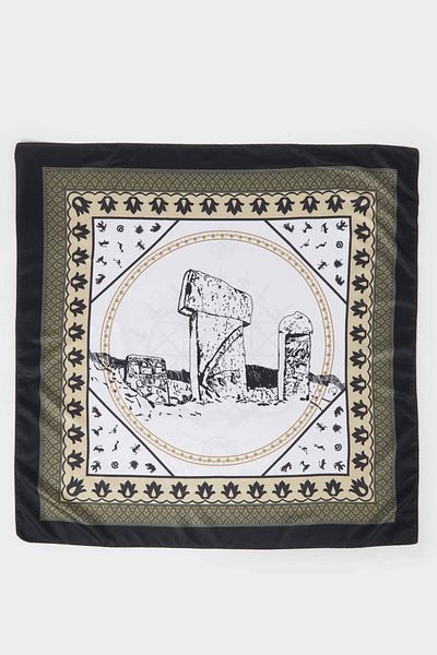 DeFacto Women's Göbeklitepe Themed Scarf F5208Axns