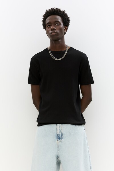 Pull & Bear تي شيرت مضلع بأكمام قصيرة