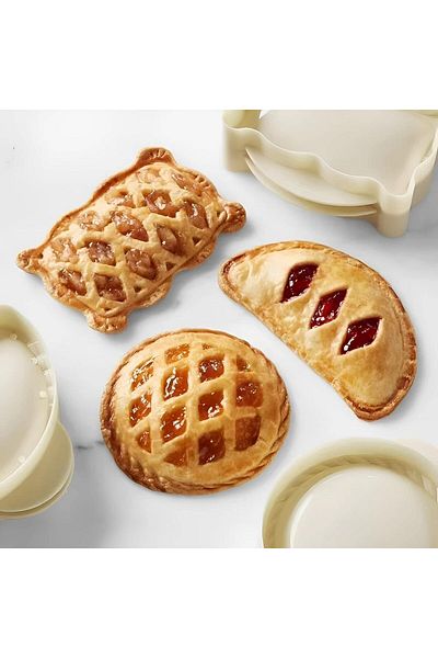 Generic Paporich Baking Moulds, Set of 3 Assortment, Apple, Pumpkin and Acorn Shapes 3 Piece (Round Pie Mou