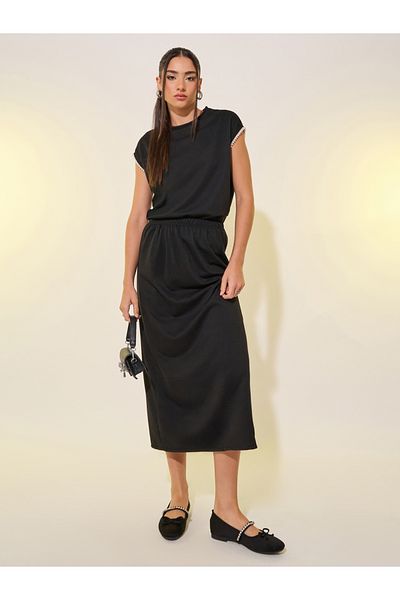 Styli Faux Pearl Detail Short Sleeve Top and Skirt Co-Ords