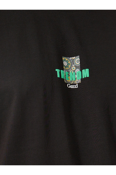 Fort Collins By Styli Men Black Graphic Printed Short Sleeve Regular Fit T-Shirt