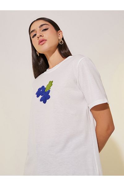 Styli Front Floral Embroidery Detail T-Shirt