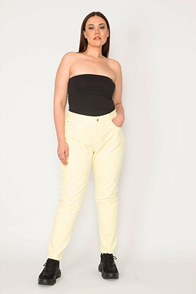 Şans Women's Plus Size Yellow 5 Pockets Relaxed Cut Lycra Free Jeans 65n33014