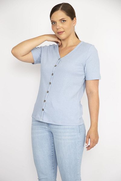 Şans Women's Blue Plus Size V-Neck Front Ornamental Buttoned Camisole Fabric Short Sleeve Blouse 65n36550