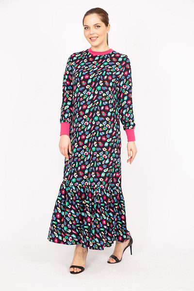 Şans Schwarzes, großes Damenkleid aus gewebtem Viskosestoff mit Kragen und Manschetten, gerippt, langes Kleid 65n35830