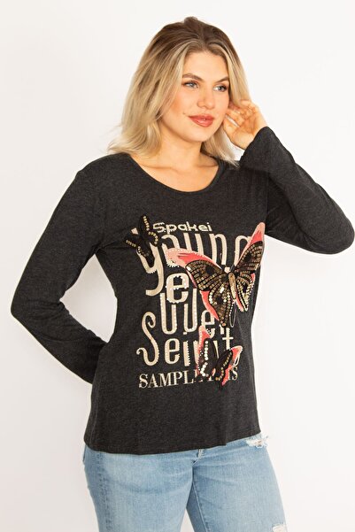 Şans Жіночий великий розмір, димчастого кольору, з деталями з каменями, з фігуркою метелика, з коміром-велосипедом, туніка 65n30627