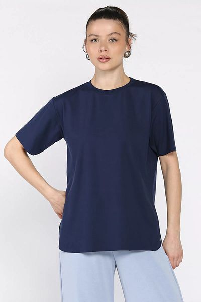GÜLSELİ Γυναικείο μπλουζάκι Navy Blue Crew Neck με πλαϊνό σκίσιμο