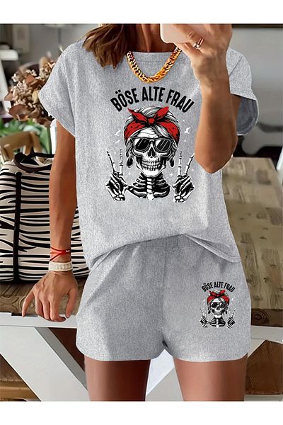 LAND MODA Comfortable Summer "Böse Alte Frau" Graphic T-Shirt and Shorts Set for Women - Light Gray Polyester