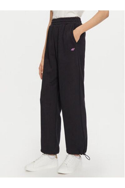 4F Pantaloni de trening pentru femei 4FWAW24TTROF0839 Negri