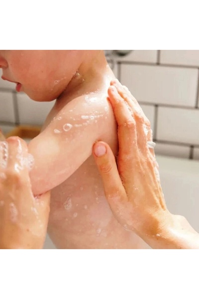 Biolane %97 Doğal İçerikli Sabunsuz Yenidoğan Saç ve Vücut Bebek ve Çocuk Şampuanı Pompalı (750ml)