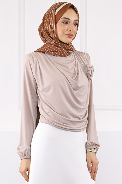 İmajButik Μπλούζα Sandy με αξεσουάρ μπεζ τριαντάφυλλο