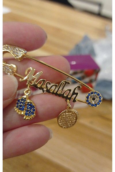 Serap Yılmaz Sahi Coating Mashallah Written Blue Stone Baby Lapel Pin 5 cm Tysysh0001