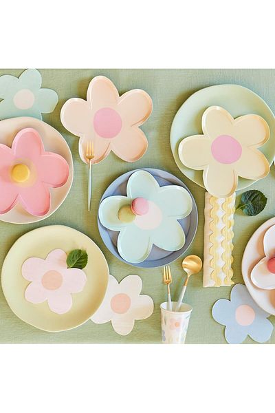 Generic Meri Meri Daisy Shaped Plates (x 8)