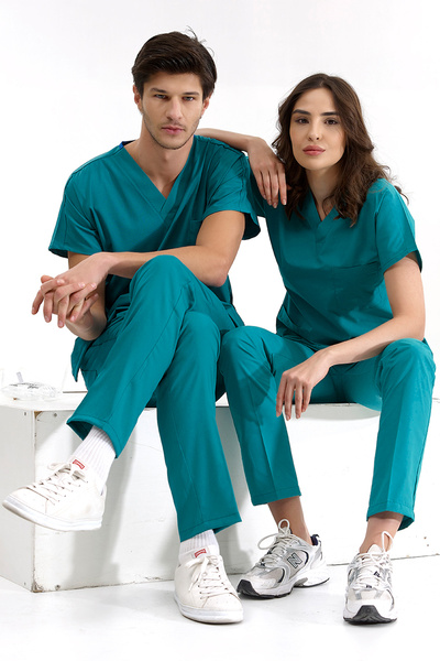 ÇİZGİ MEDİKAL بدلة علوية فاخرة من الليكرا باللون الأخضر البترولي الفاتح، زي ط...