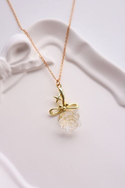 EFBUTİK 3D Rose Dimensional Imported Necklace with Gold Color Chain