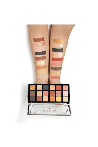 Character 18 Color Eyeshadow Palette