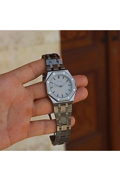 catera Men's watch with a modern design in a ferrous color