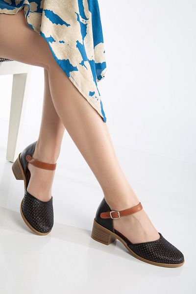 ANALİN SHOES Women's Genuine Leather Closed Toe Sandals - Black