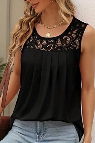 Mossta Μπλούζα από βισκόζη με λεπτομέρεια από δαντέλα με στρογγυλή λαιμόκοψη - Μαύρη