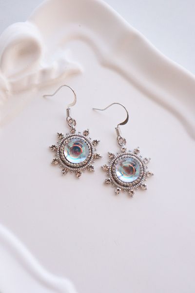 EFBUTİK Stone Detailed World Imported Earrings