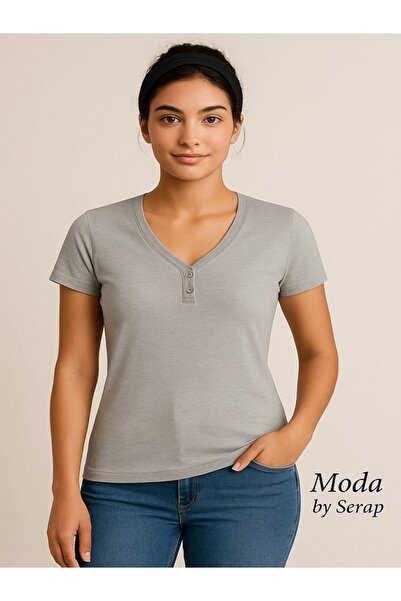 Butik ModaBySerap Düğme Detaylı Vücuda Oturan Tişört