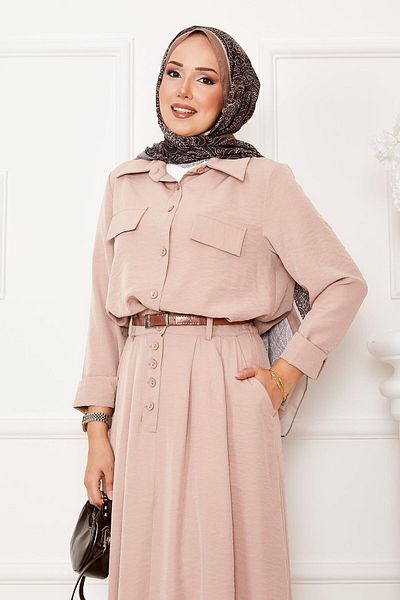 EBRUTESETTÜR بدلة حجاب مكونة من قطعتين مع تنورة مطوية وأزرار
