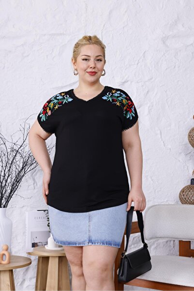 Siyezen Large Size Blouse with Flower Embroidery Detail on the Shoulders