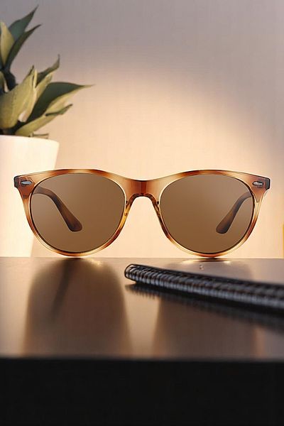 Daniel Klein Brown Wayfarer Original Unisex Sunglasses with 100% Polarized Uv400 Protection Dkgg6272C4