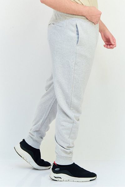 Reebok Men Sportswear Fit Classic Vector Pants, Light Grey
