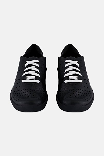 CLARKS Women Kayleigh Aster Standard Fit Lace Up Shoes, Black