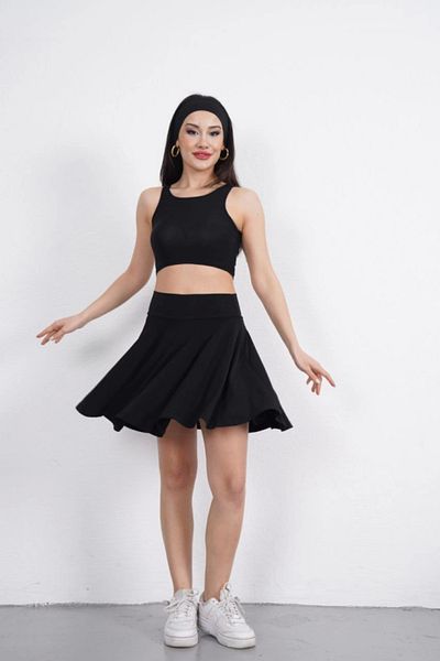 leyla sanat sanata yeni bir bakış açısı Leyla New Perspective on Art Sendy Fabric Crewneck Crop Skirt with Shorts Double Suit - Siy