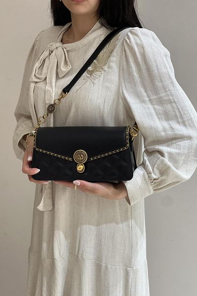 Levidor Burma Lock Detailed Shoulder Bag