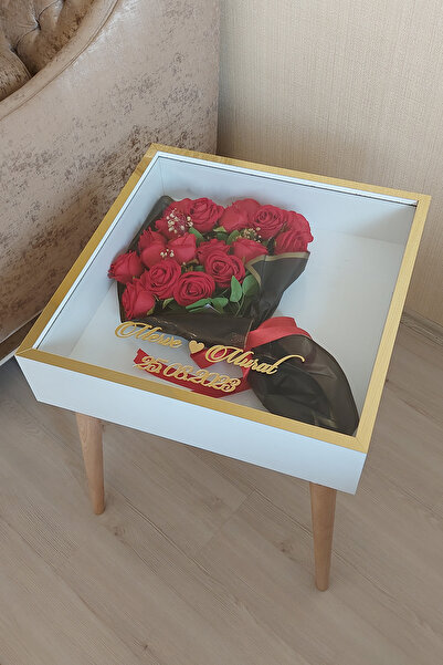 Verda Çerçeve Beyaz-gold Derin Isim Tarihli Anı Sehpası! Özel Gün Çiçeklerini...