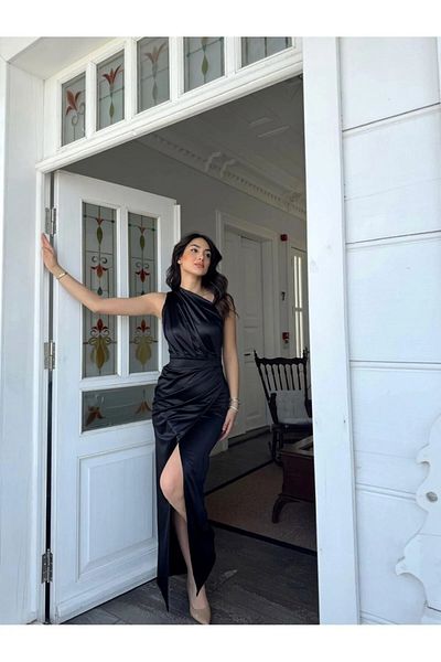 Zoe Zoe Βραδινό φόρεμα Fiona με ένα μανίκι σατέν